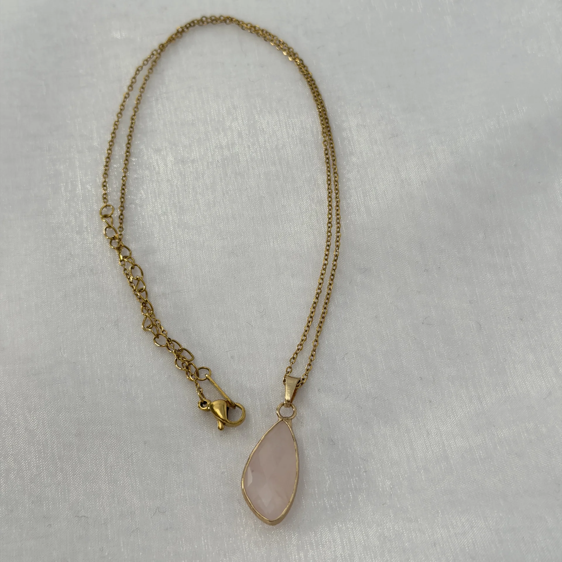 ローズクォーツ マーキス型ネックレス